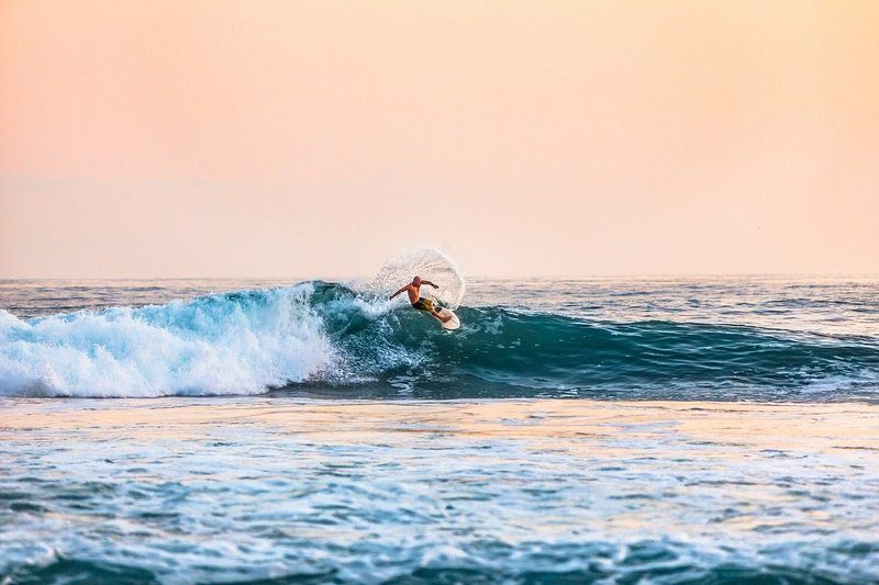 Surf en Zahara de los Atunes